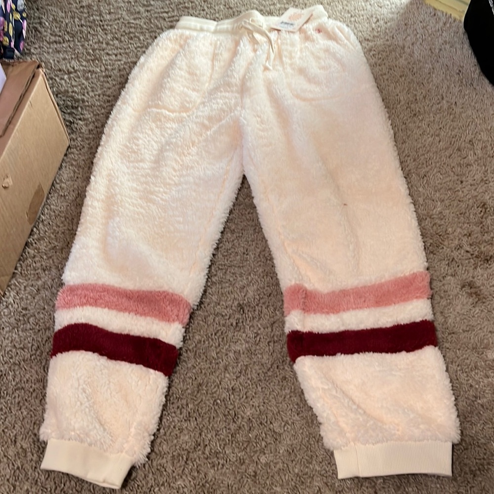 Ivory Ella size small fuzzy joggers